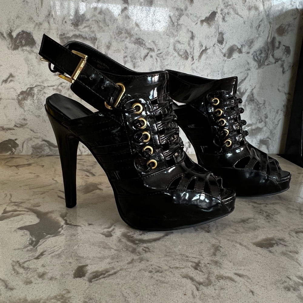 3/$30 (bundle) Patent black heels